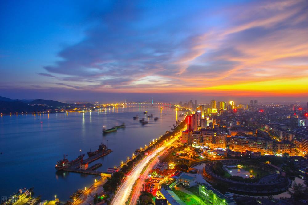 <span style="color:#000000;font-family:times new roman;font-size:14px;background-color:#FCFCFE;"><strong>Shantou Coastal Corridor</strong></span>